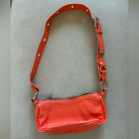ASOS DESIGN curved crossbody bag with studding in orange croc - Picture 6 of 6